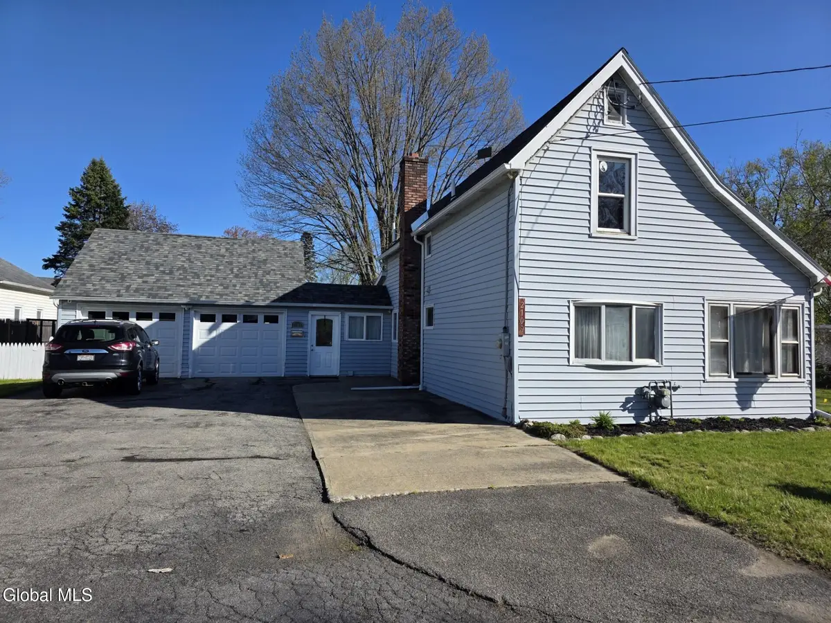 2109 Westside Avenue, Rotterdam, NY 12306 - #1