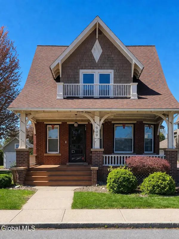 909 Woodland Avenue, Schenectady, NY 12309