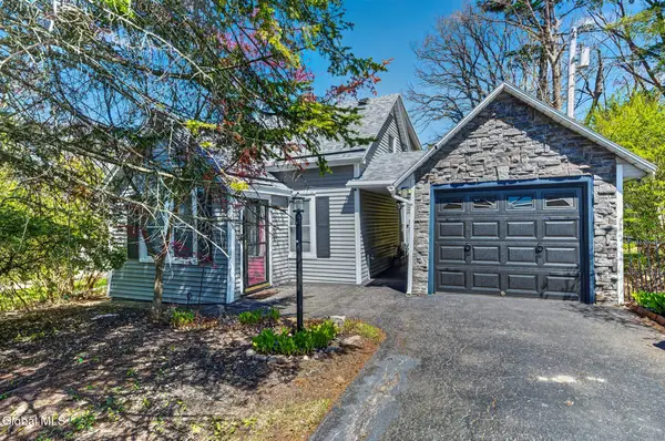 1817 Nott Street, Schenectady, NY 12309