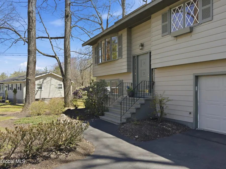 874 Maxwell Drive, Niskayuna, NY 12309 - #2