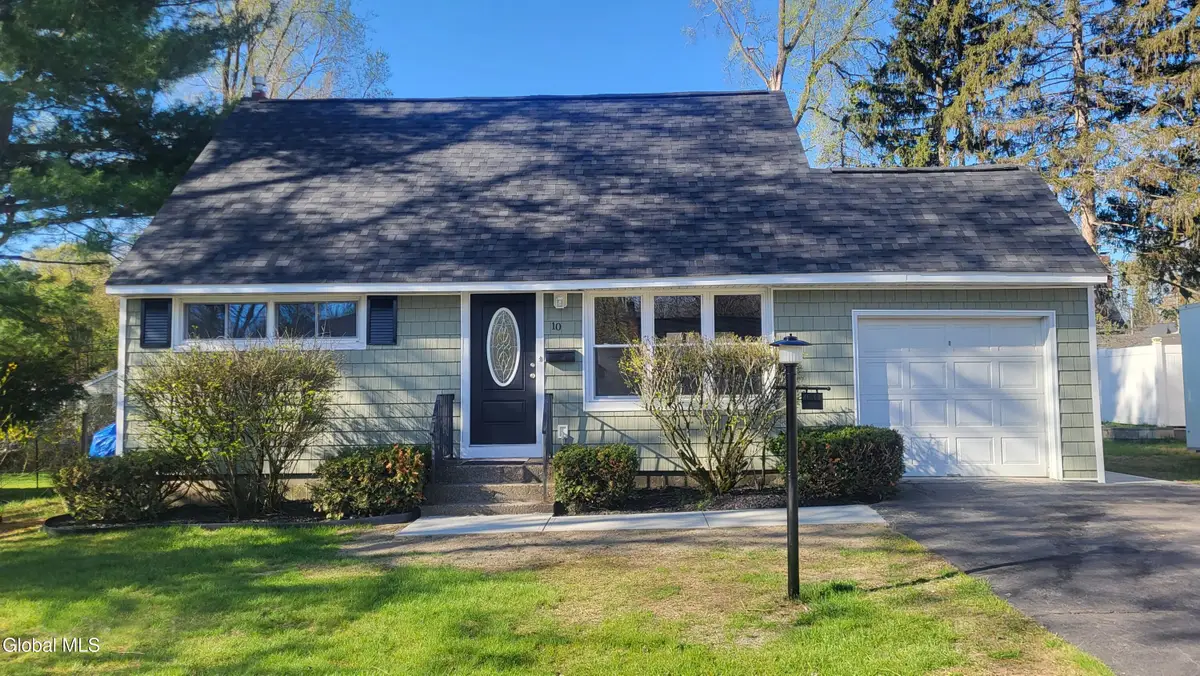 10 Bridle Path, Colonie, NY 12205 - #1