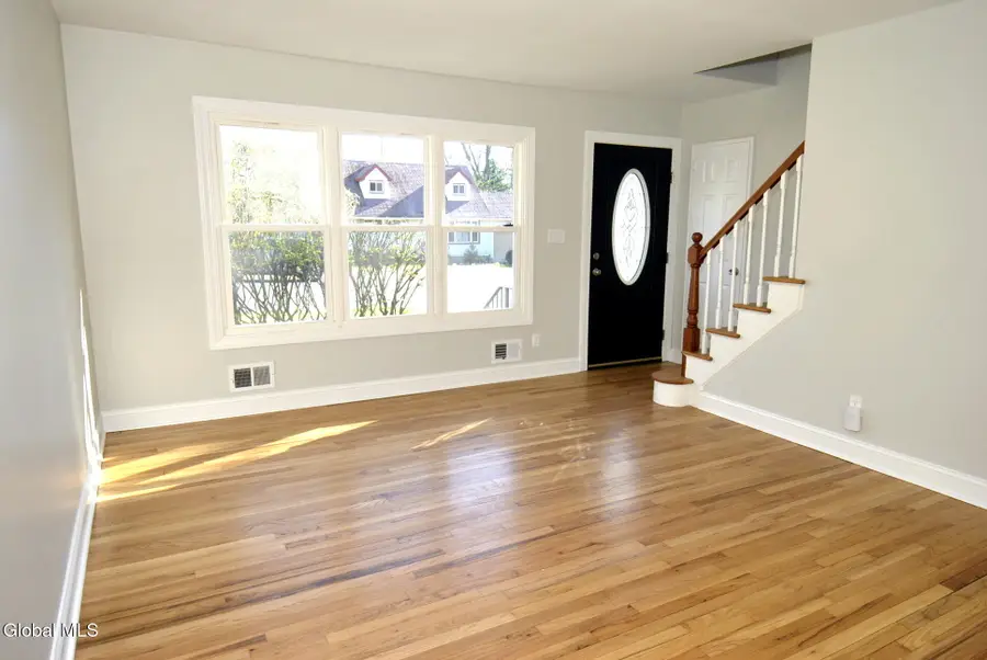 10 Bridle Path, Colonie, NY 12205 - #3