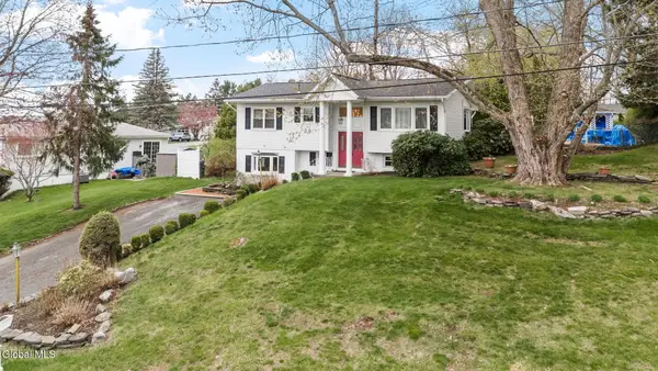 17 Cherry Lane, Brunswick, NY 12180