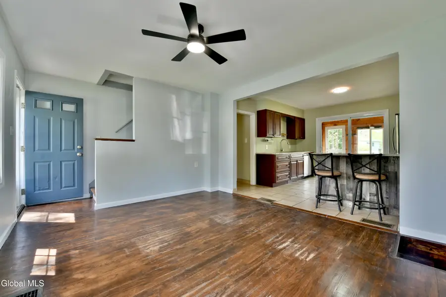 10 Koon Street, North Greenbush, NY 12198 - #3