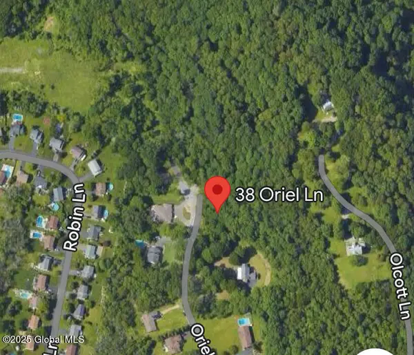 38 Oriel Lane, East Greenbush, NY 12144