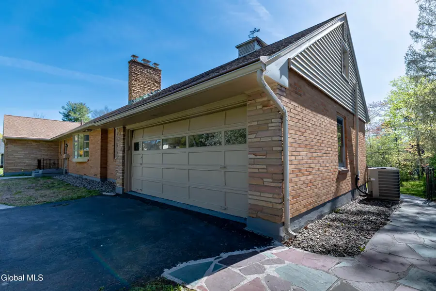 1258 Hawthorn Road, Niskayuna, NY 12309 - #3