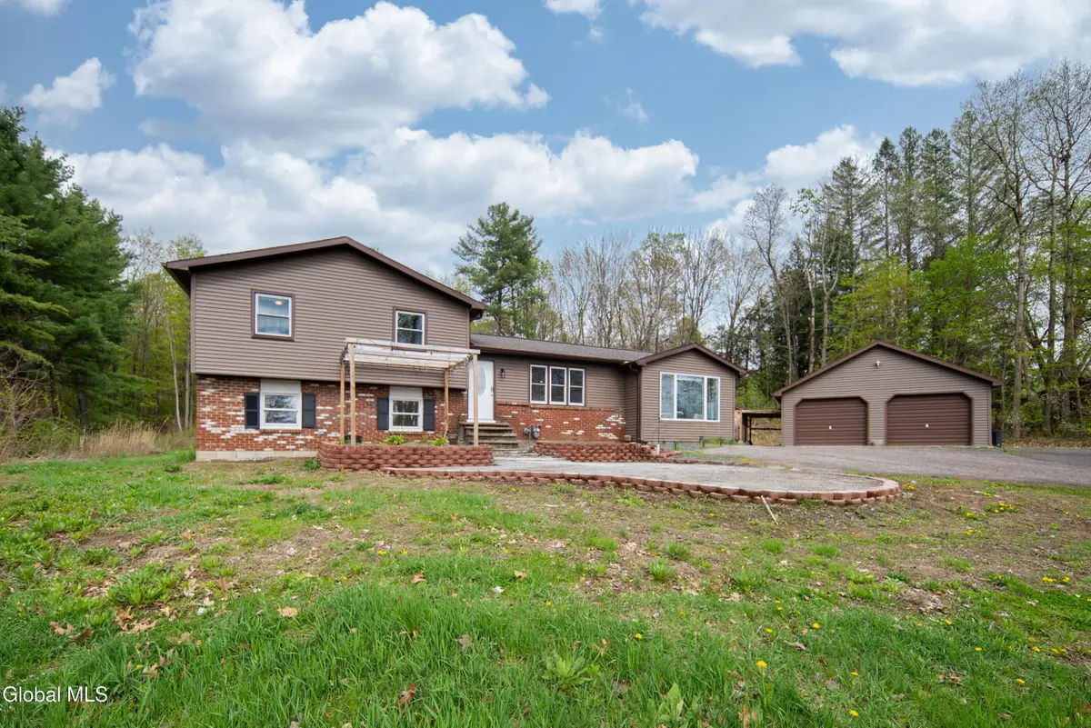 15 Werner Road, Halfmoon, NY 12065 - #1