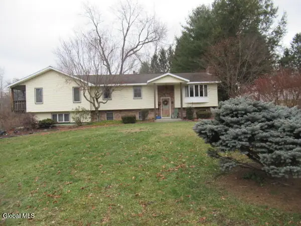 17 Holland Lane, Schodack, NY 12033