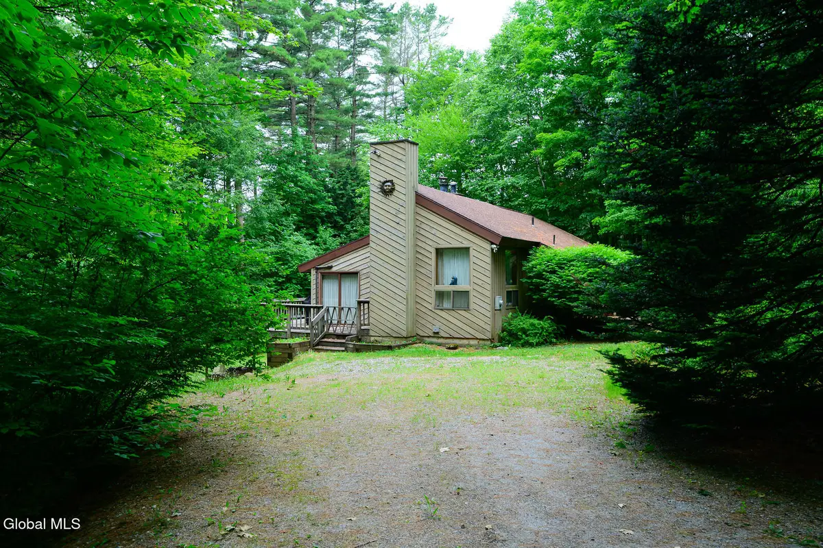 303 Lakeshore Drive, Marlborough, MA 99999 - #1