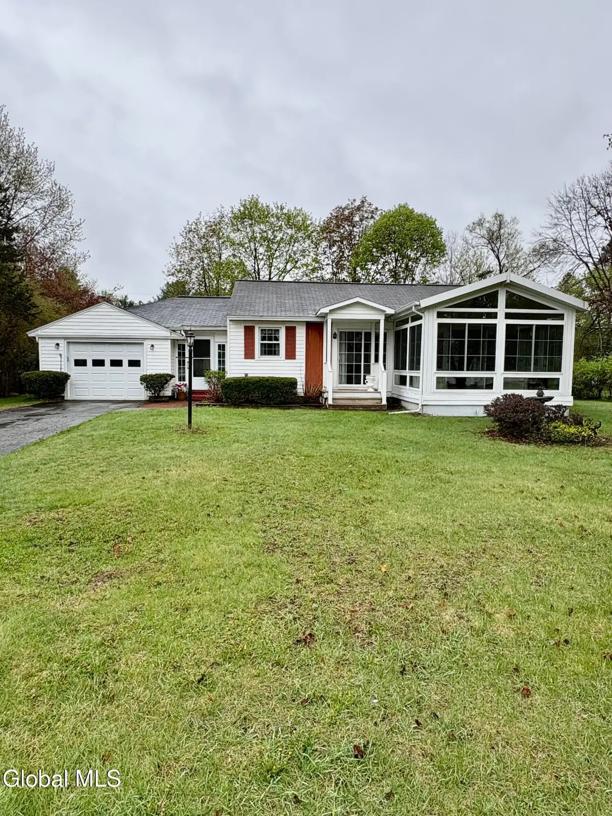 28 Woodlawn Avenue, South Glens Falls, NY 12803 - #1