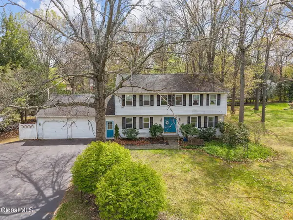 34 Axbridge Lane, Bethlehem, NY 12054