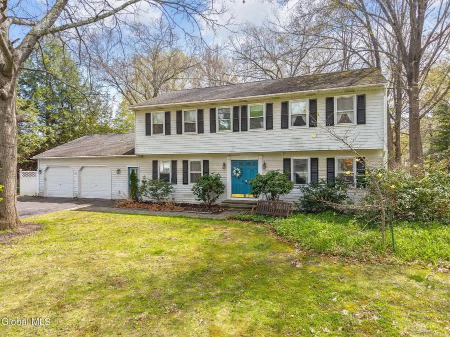 34 Axbridge Lane, Bethlehem, NY 12054 - #3