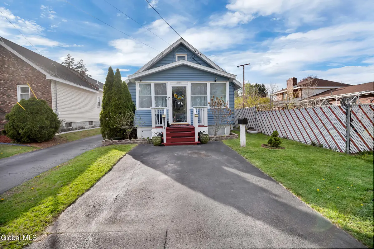 2093 Oaklawn Avenue, Rotterdam, NY 12306 - #1
