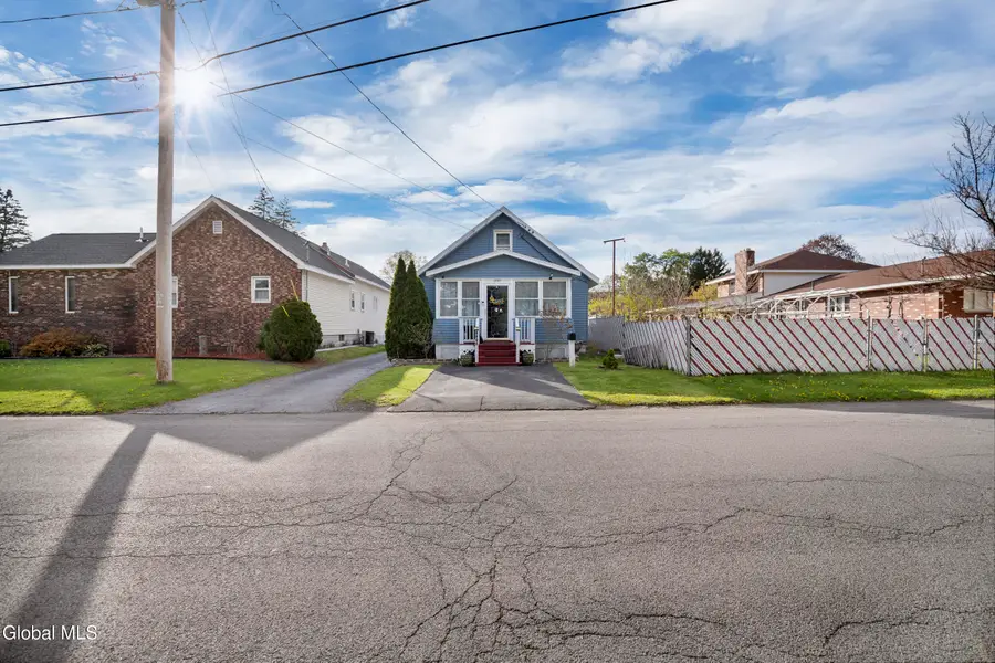 2093 Oaklawn Avenue, Rotterdam, NY 12306 - #2