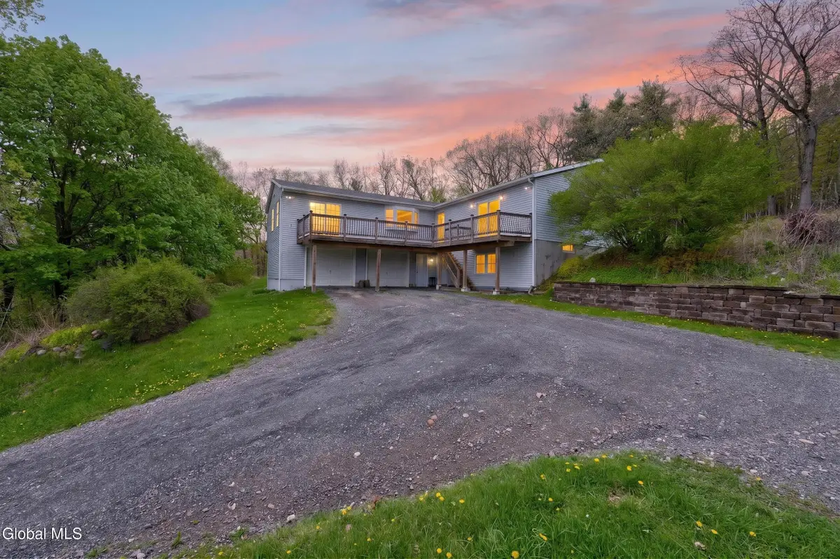5 Mohameds Farm Way, North Greenbush, NY 12198 - #1