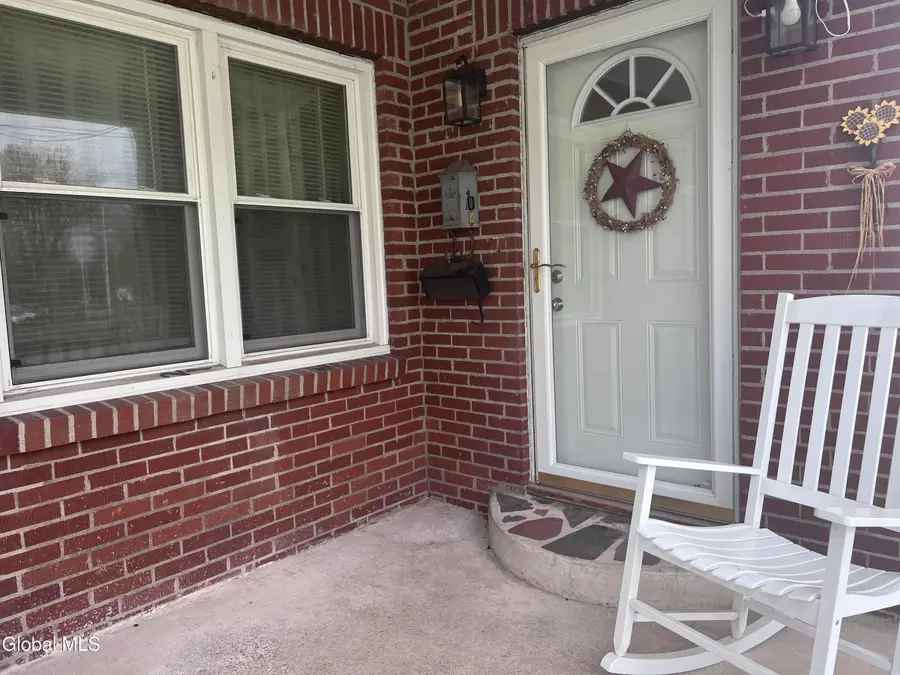 218 E Campbell Road, Rotterdam, NY 12303 - #2