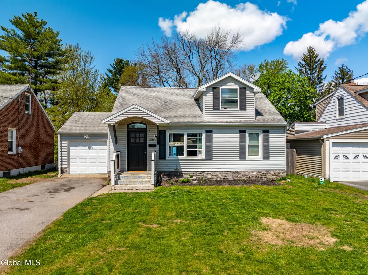 2023 Robinwood Avenue, Rotterdam, NY 12306 - #1