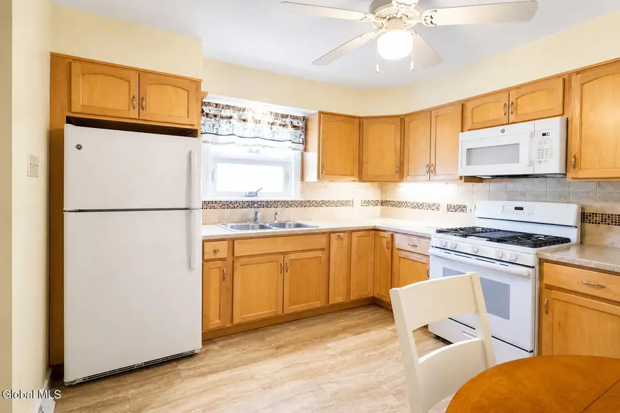 3270 Mcdonald Avenue, Schenectady, NY 12304 - #2