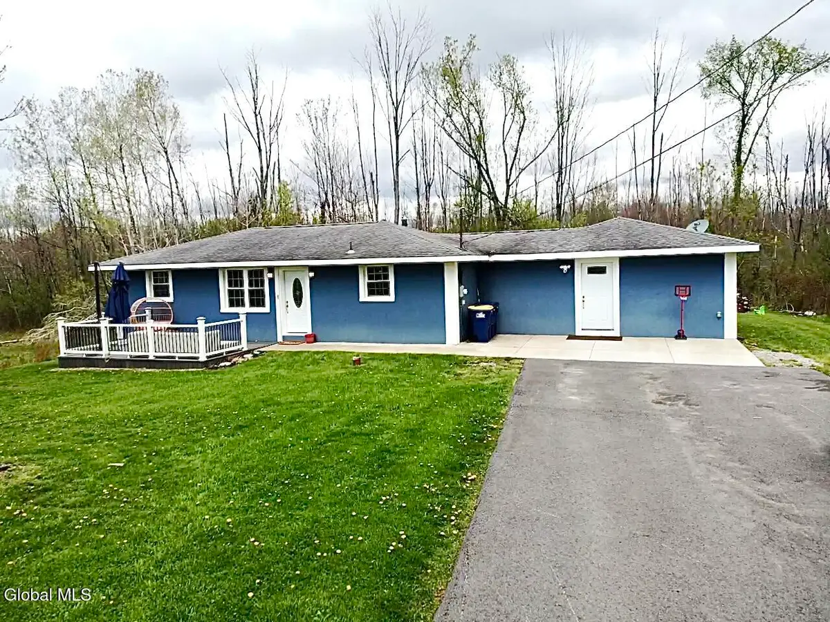 6847 W Carter Road, Westmoreland, NY 13490 - #1