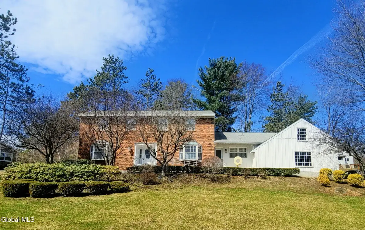 1205 Viewmont Drive, Niskayuna, NY 12309 - #1