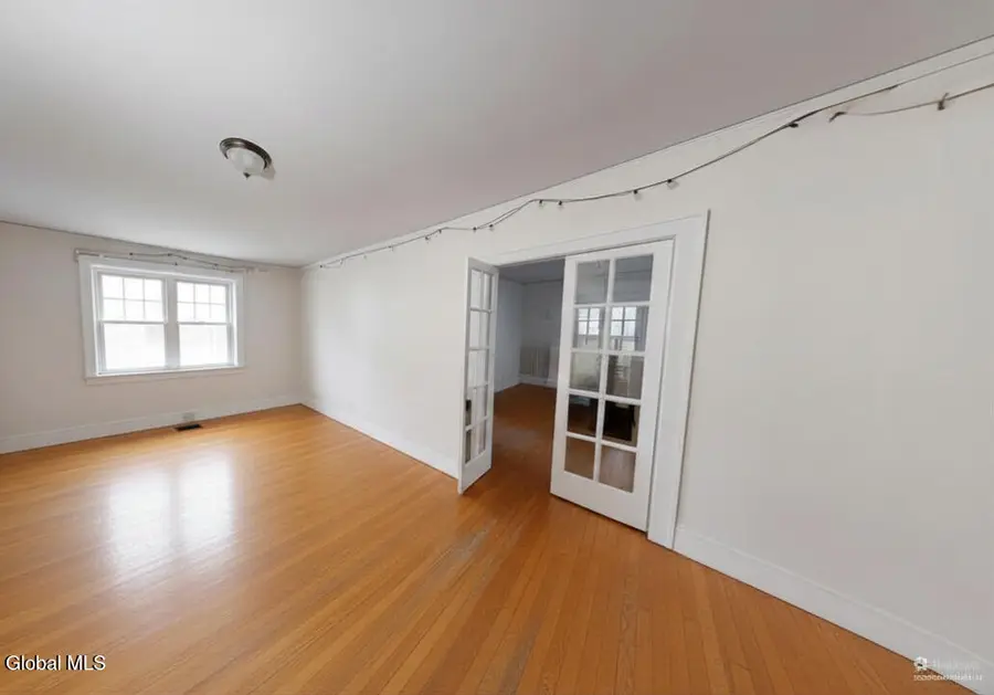 31 Woodlawn Avenue, Albany, NY 12208 - #3