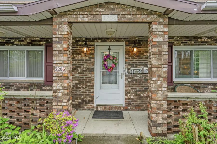3206 Guilderland Avenue, Rotterdam, NY 12306 - #2