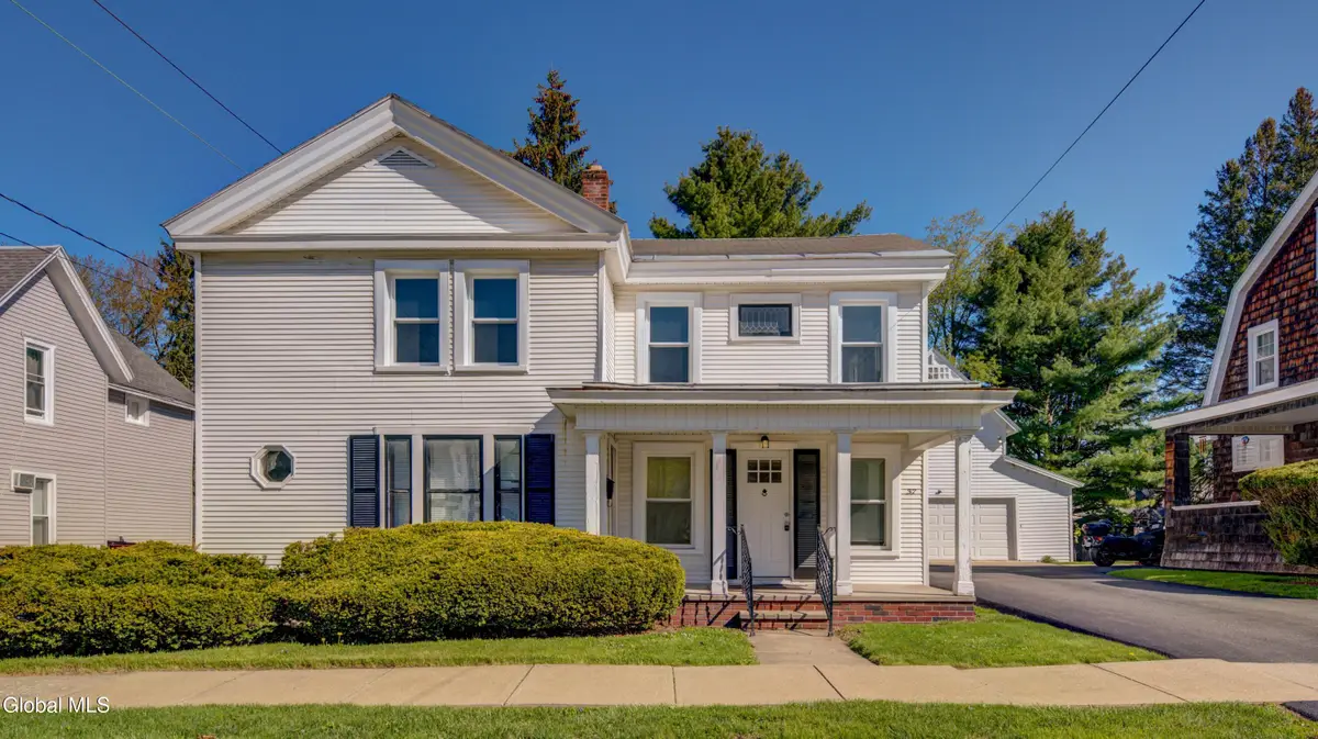 37 E 8th Avenue, Gloversville, NY 12078 - #1