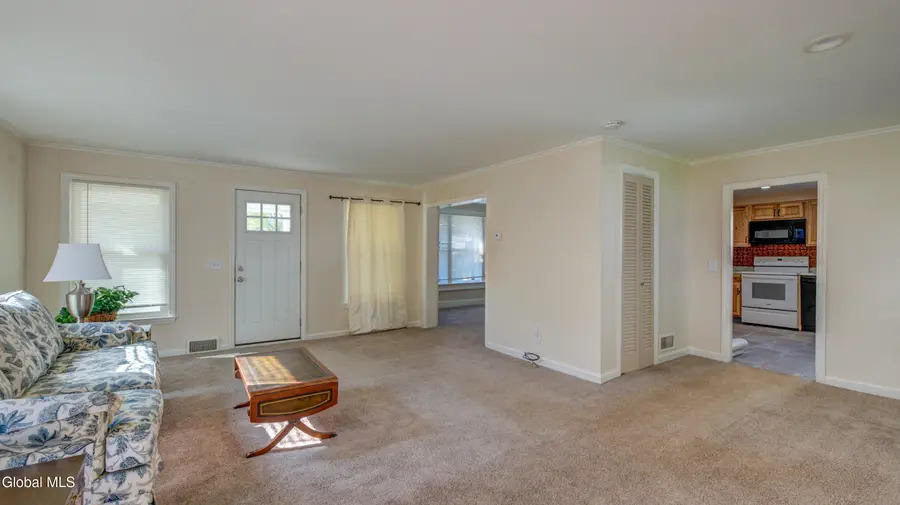 37 E 8th Avenue, Gloversville, NY 12078 - #2