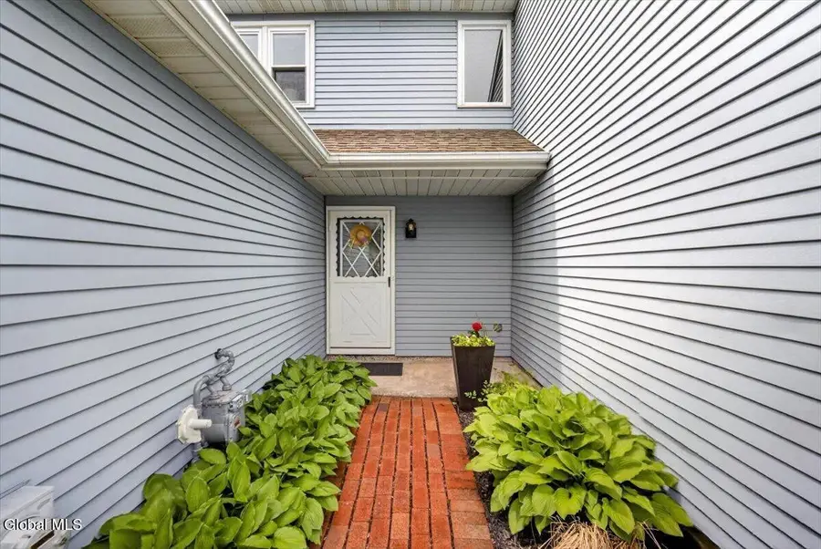 63 Constitution Court, Bethlehem, NY 12077 - #3