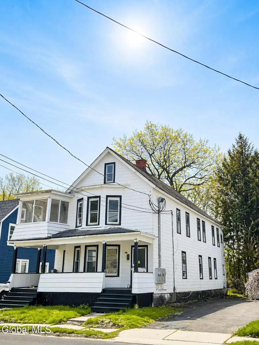 348-350 Locust Avenue, Amsterdam, NY 12010 - #3