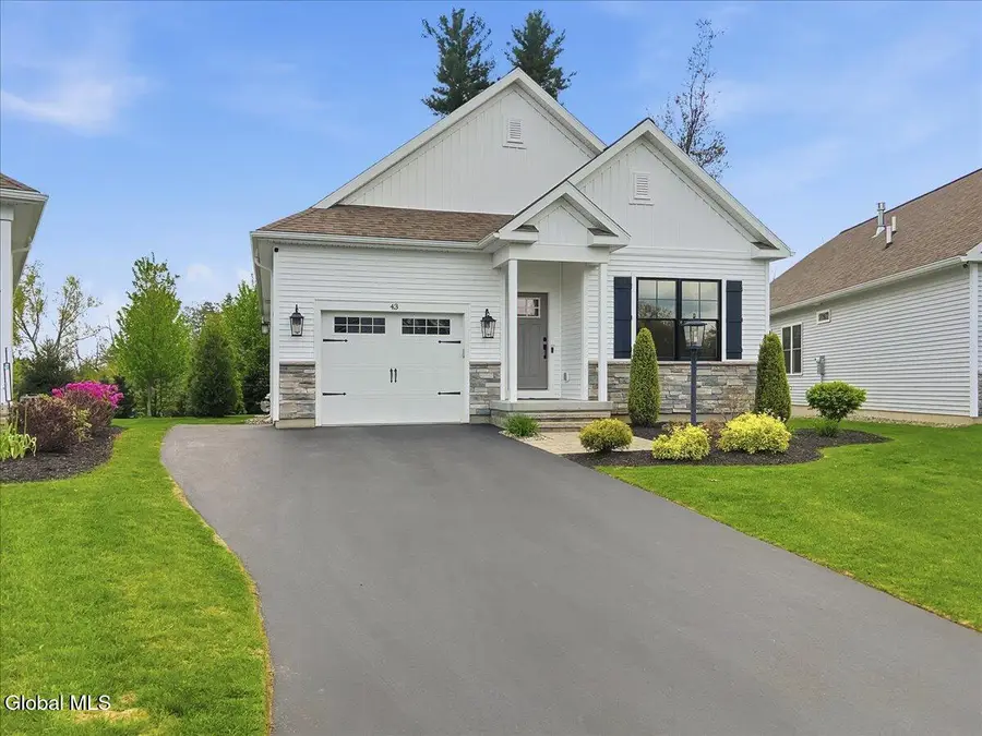 43 Bradley Circle, Halfmoon, NY 12065 - #2