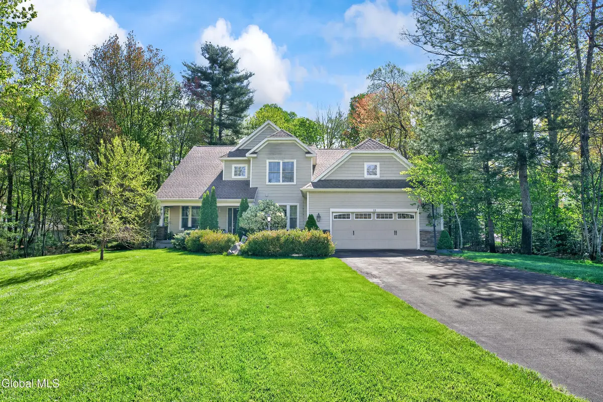 12 Carrington Court, Clifton Park, NY 12065 - #1
