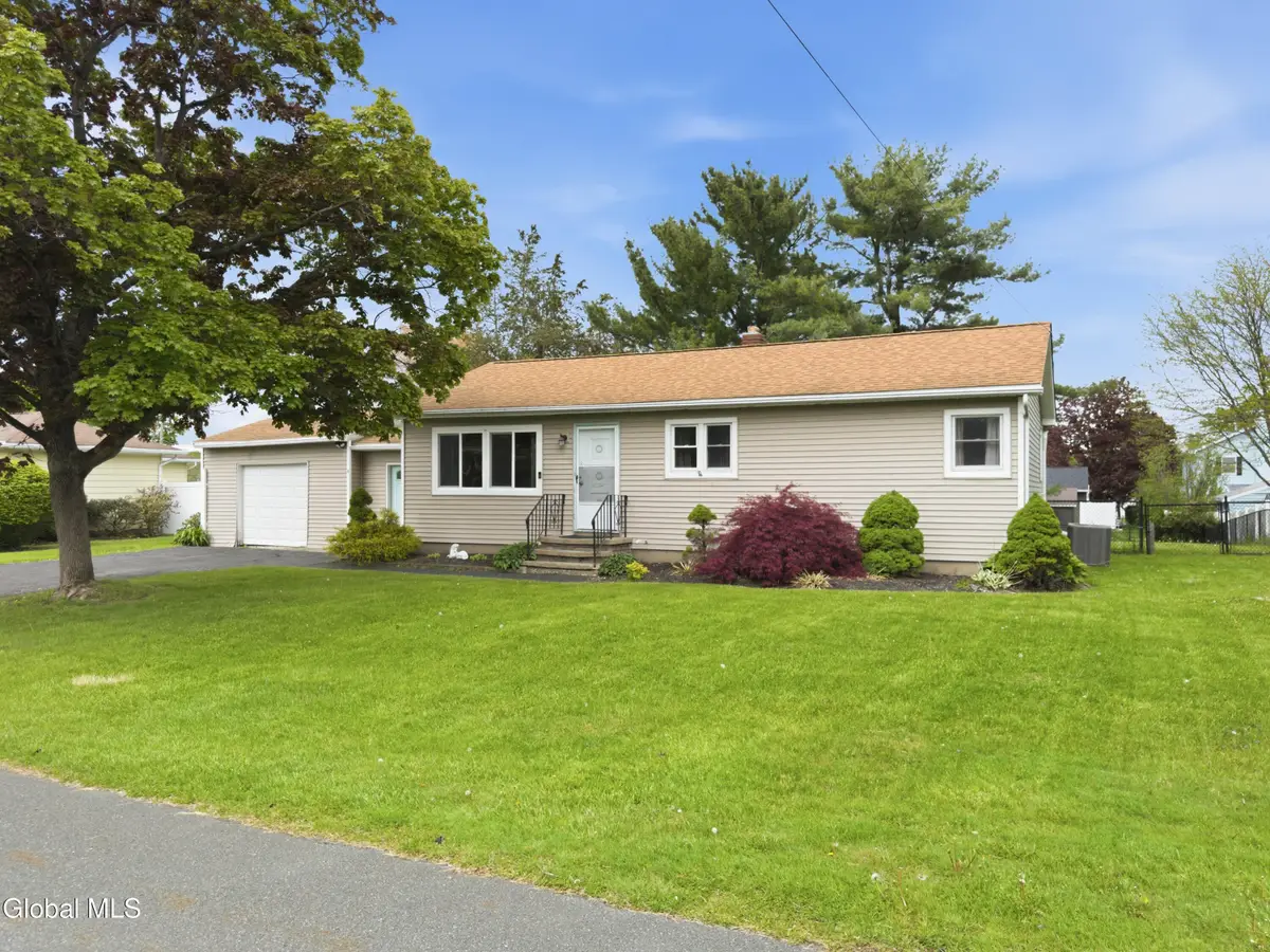 4 Earl Lynn Court, Cohoes, NY 12047 - #1