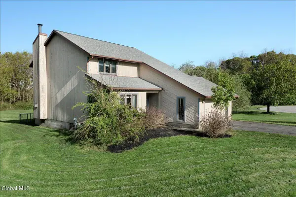 2 Chantal Court, Ballston Spa, NY 12020
