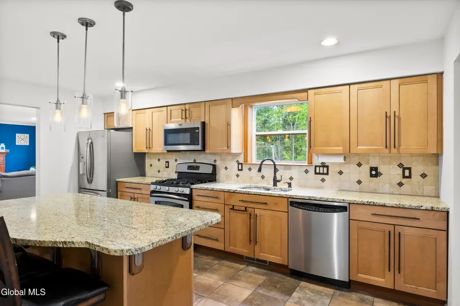 13 Tamian Pass, Malta, NY 12019 - #3