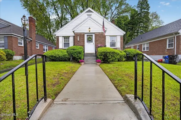 36 Pointview Drive, Troy, NY 12180