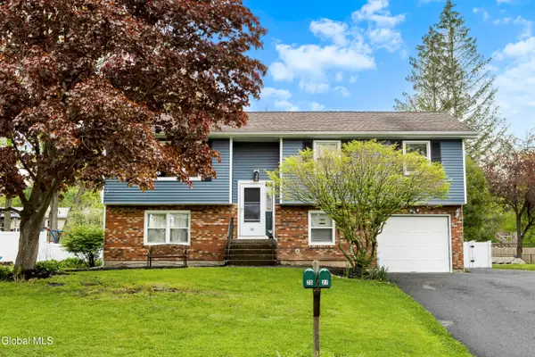28 Vista Lane, Bethlehem, NY 12158