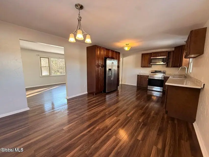 292 Washington Street, Saratoga Springs, NY 12866 - #2