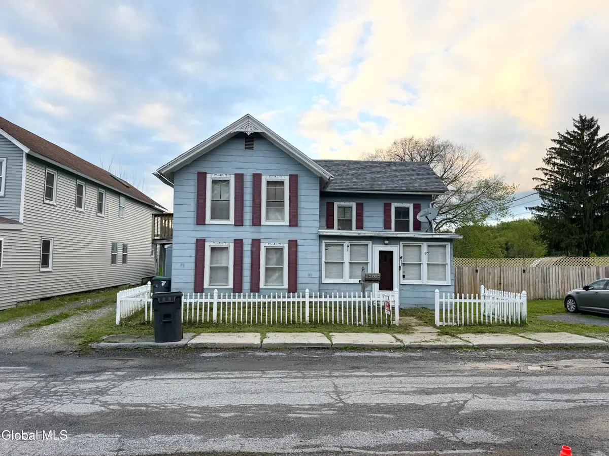 11 Nixon Street, Hoosick Falls, NY 12090 - #1