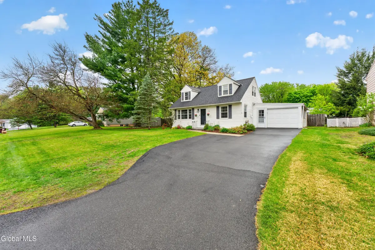 22 Chapman Drive, Westmere, NY 12203 - #1