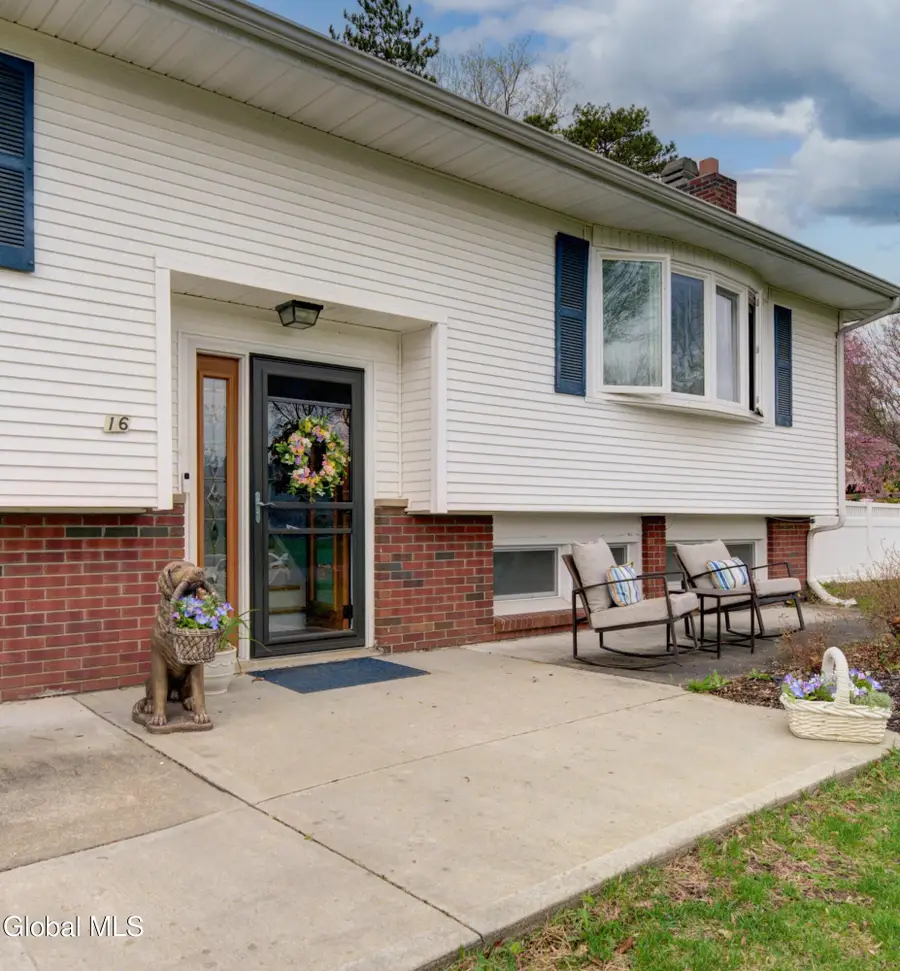 16 Vatrano Lane, Loudonville, NY 12211 - #2