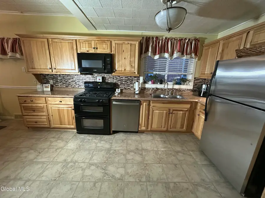 1816 4th Avenue, Watervliet, NY 12189 - #3