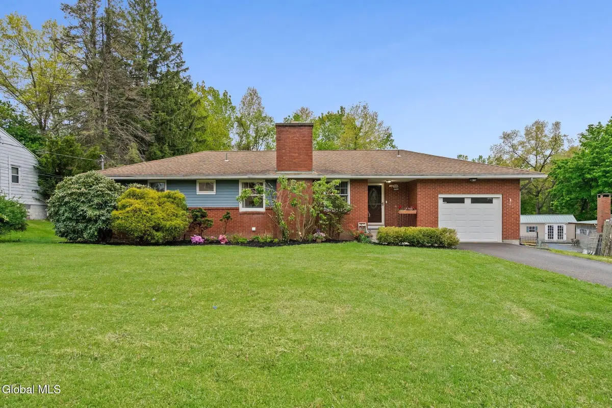 19 Sylvan Lane, North Greenbush, NY 12180 - #1