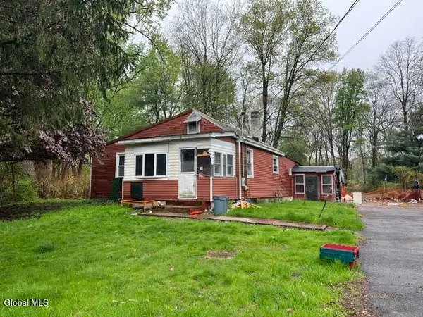 1072 Climax Avenue, Schenectady, NY 12304