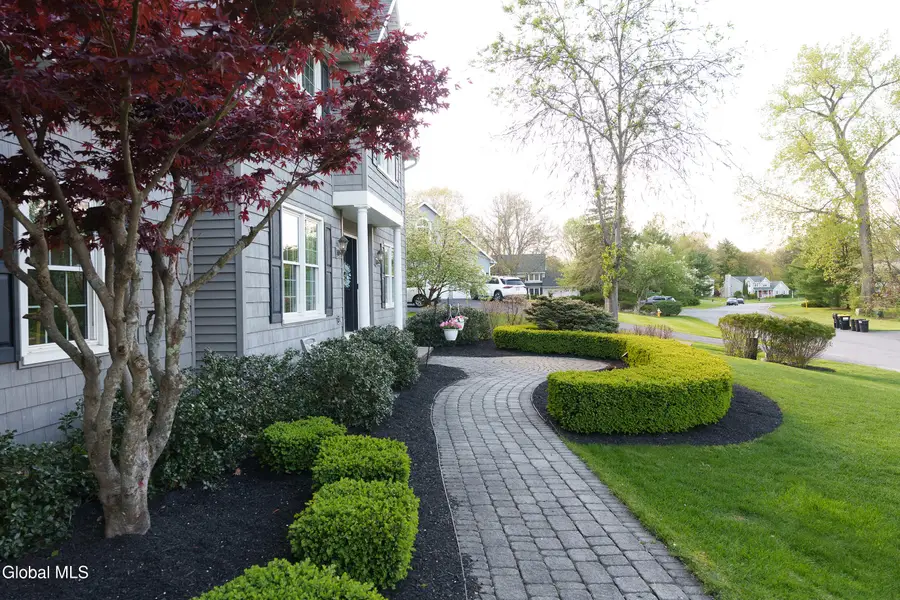 18 County Clare Lane, Niskayuna, NY 12309 - #3