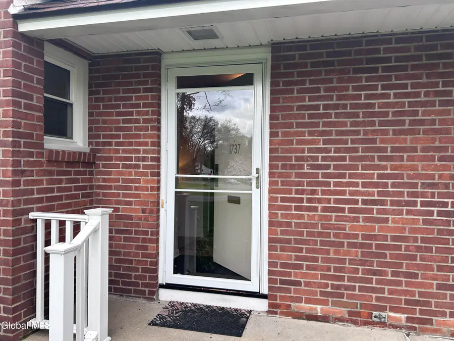 1737 Lexington Parkway, Niskayuna, NY 12309 - #3