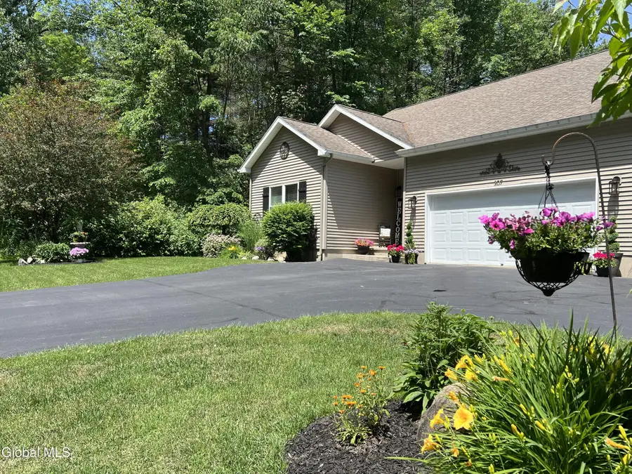 207 E Sunnyside, Queensbury, NY 12804 - #2