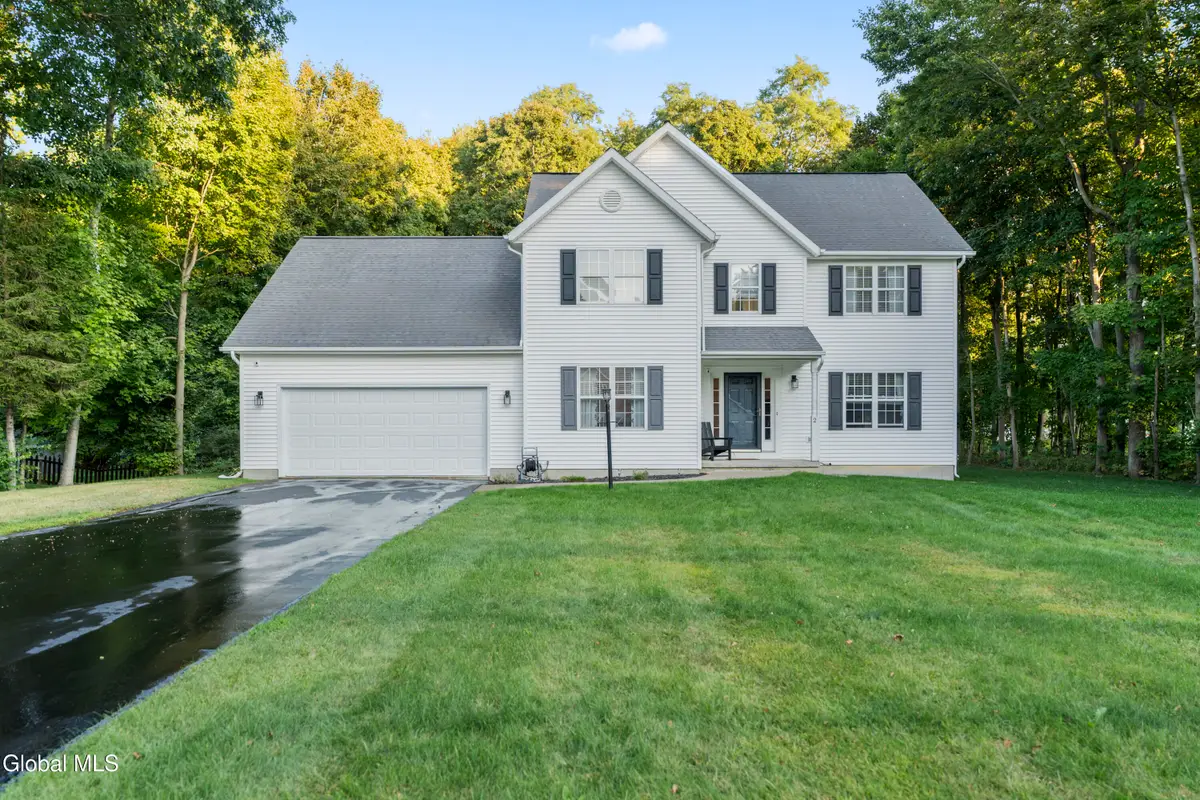 2 Kendall Place, Glenville, NY 12019 - #1