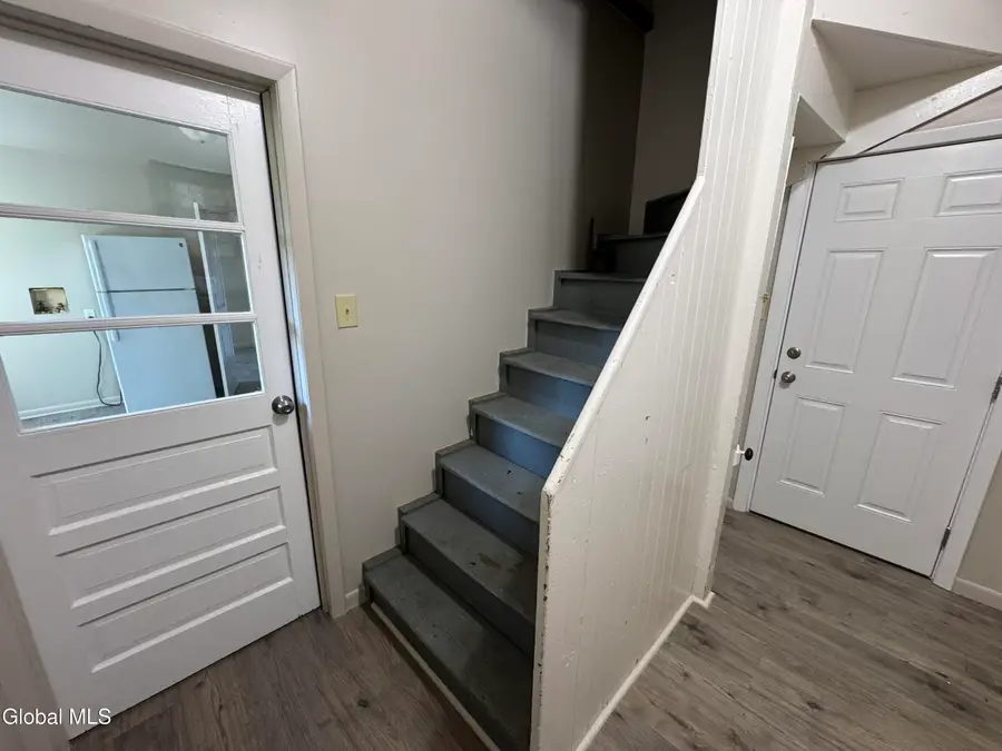 2 Mcloughlin Lane, Troy, NY 12180 - #3