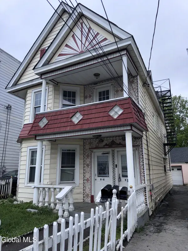 912 Cutler Street, Schenectady, NY 12303